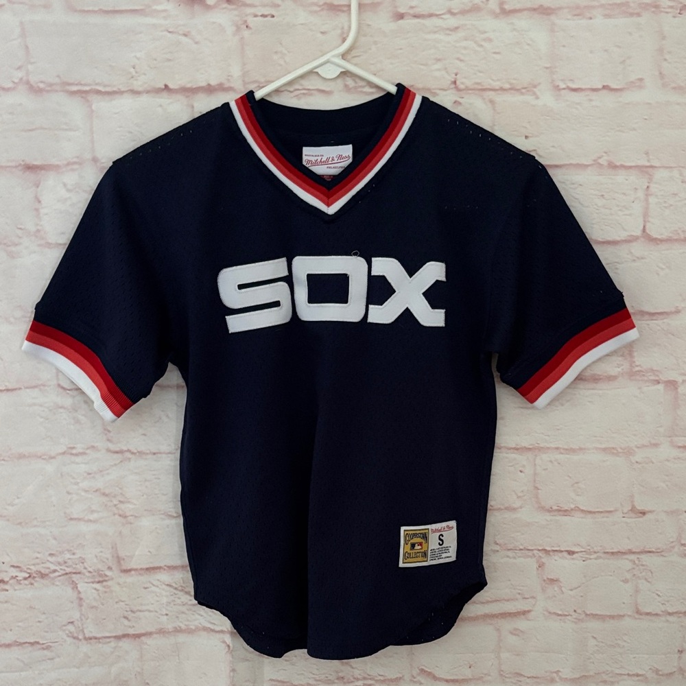 Throwback Chicago White Sox Mitchell & Ness pullover jersey